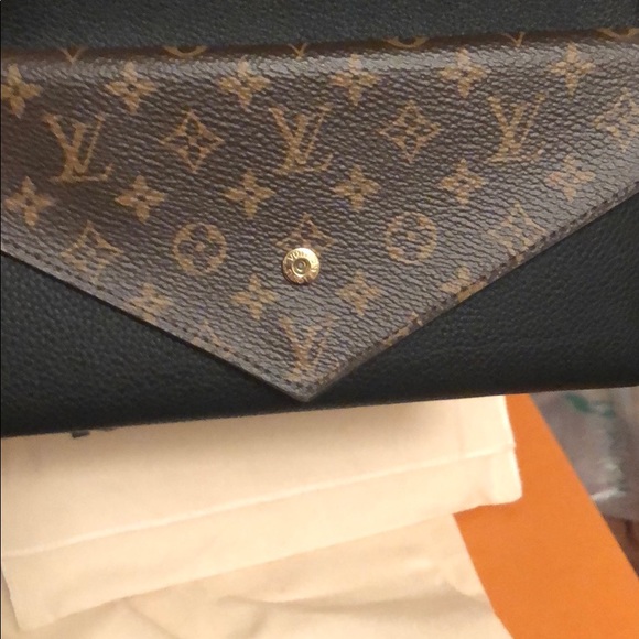 🖤✨LV Double V Black Satchel Wallet✨🖤 - Picture 9 of 12